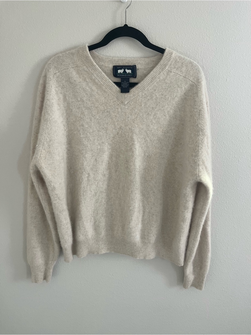 VTG Woods & Gray 100% Cashmere Men's V-Neck Sweater in Light Cream, XL